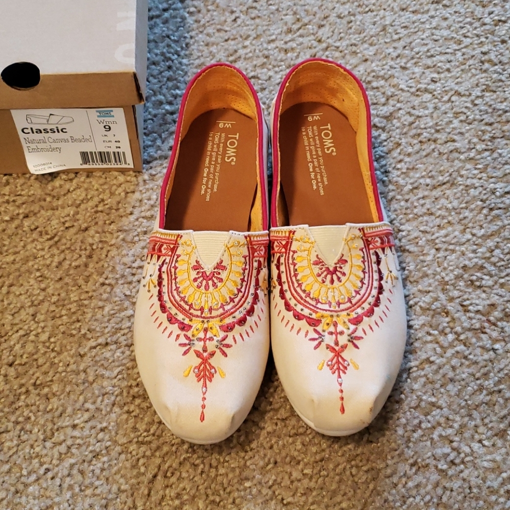 Toms